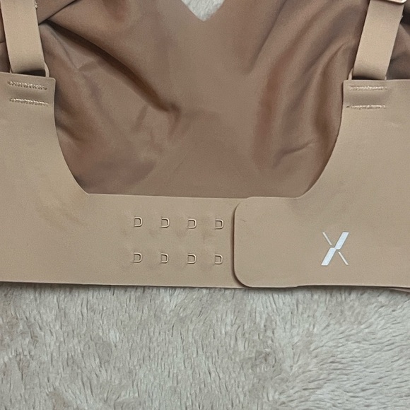 Knix Revolution Nude Seamless Bra LIKE NEW! Sz L++ (36F/G) - Picture 6 of 9
